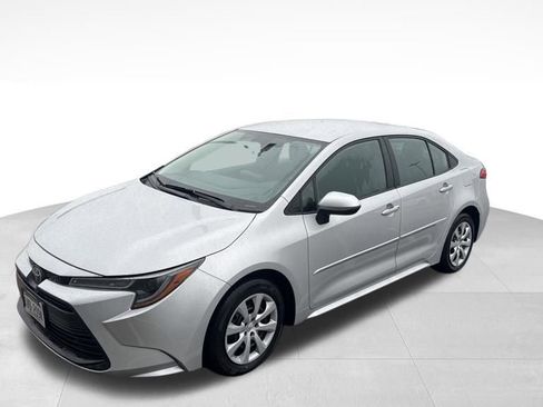 Used 2024 Toyota Corolla LE image 1