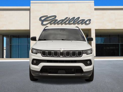 Used 2023 Jeep Compass Latitude AWD/4WD image 9
