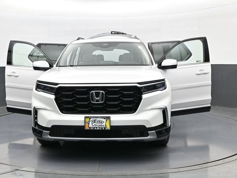 Used 2024 Honda Pilot Touring image 32