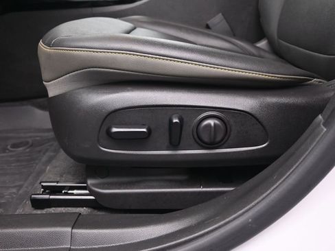 Used 2025 Chevrolet Trax ACTIV w/ Driver Confidence Package image 23