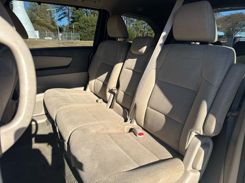 Used 2016 Honda Odyssey SE image 18