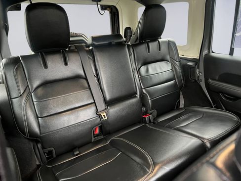 Certified 2021 Jeep Wrangler Unlimited Sahara image 22