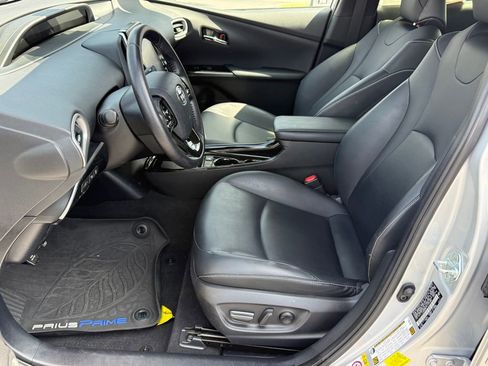 Certified 2020 Toyota Prius Prime Limited image 19