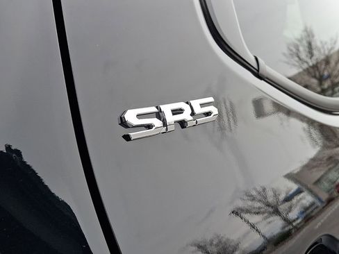 Used 2025 Toyota Tacoma SR5 image 31