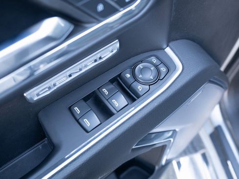 Used 2024 GMC Sierra 1500 Denali image 16