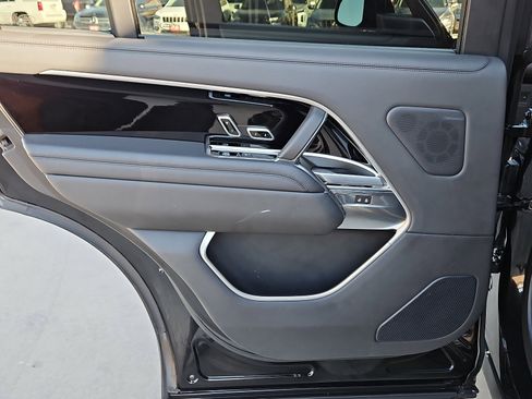 Used 2023 Land Rover Range Rover Long Wheelbase Autobiography image 12