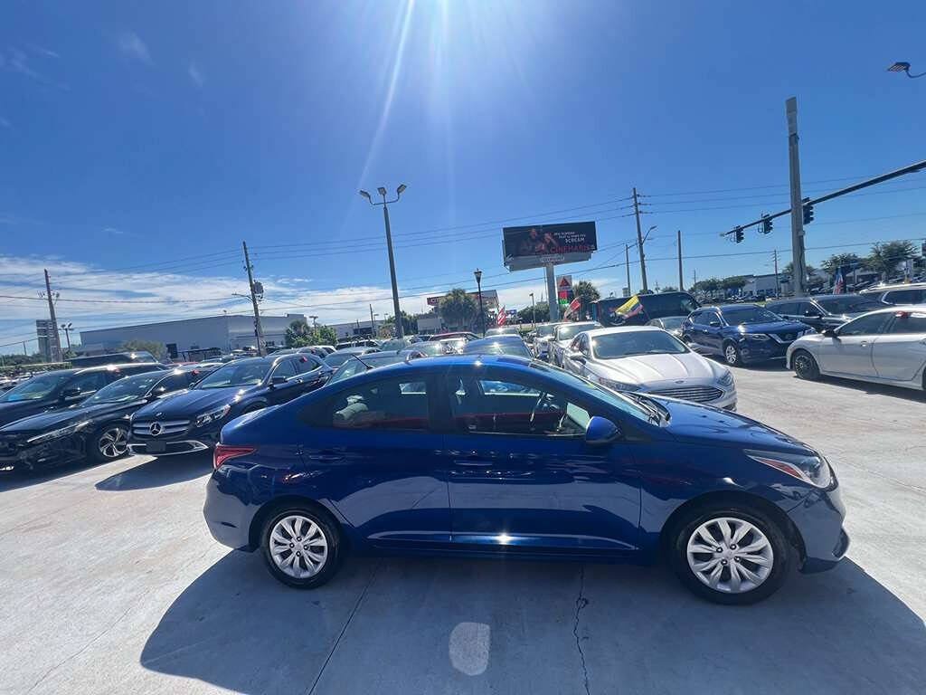 Used 2021 Hyundai Accent SE FWD image 8