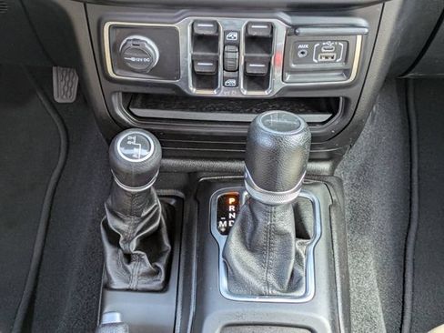 Certified 2020 Jeep Gladiator Sport w/ Quick Order Package 24S AWD/4WD image 15