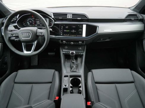 Used 2025 Audi Q3 2.0T Premium w/ Convenience Package AWD/4WD image 9