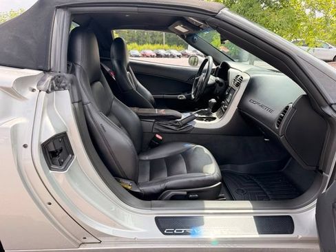 Used 2005 Chevrolet Corvette Convertible w/ Preferred Equipment Group RWD image 12