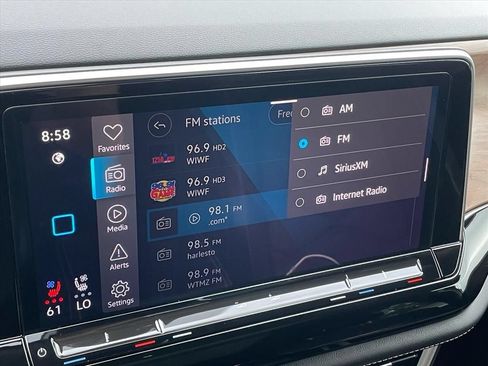 Used 2024 Volkswagen Atlas SE FWD image 23