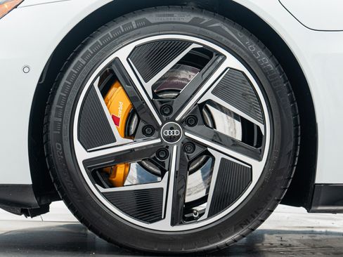 Used 2023 Audi RS e-tron GT w/ Carbon Performance Package AWD/4WD image 10