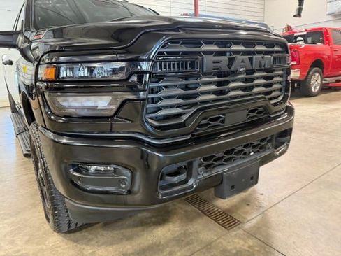 Used 2025 RAM 2500 Big Horn AWD/4WD image 2
