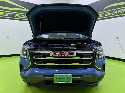 Used 2025 GMC Terrain Elevation AWD/4WD image 4