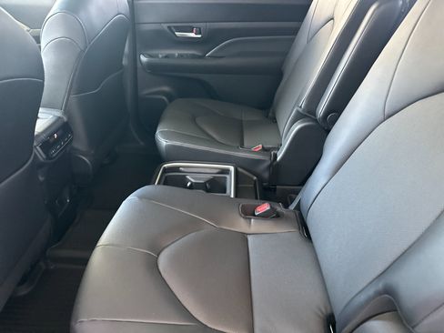 New 2026 Toyota Grand Highlander FWD image 11