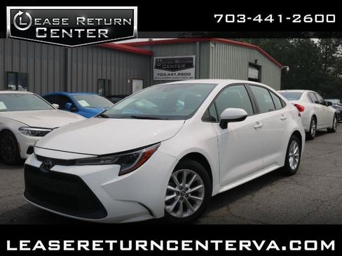 Used 2021 Toyota Corolla LE w/ LE Convenience Package FWD image 1