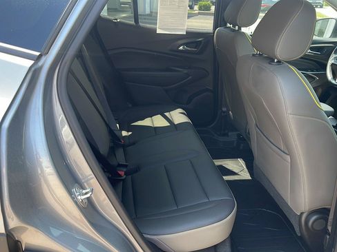 Used 2025 Chevrolet Trax ACTIV w/ Sunroof Package FWD image 8