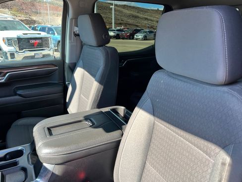 Used 2022 Chevrolet Silverado 1500 LT w/ Z71 Off-Road Package image 17