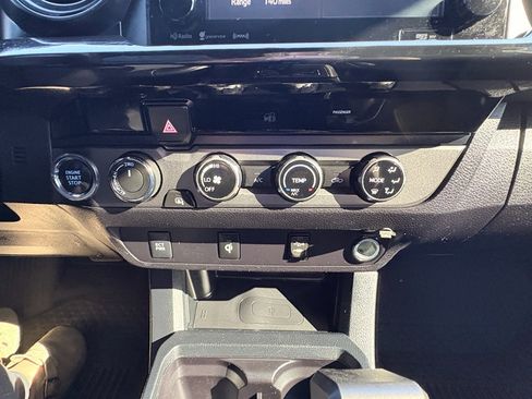 Used 2016 Toyota Tacoma TRD Sport image 24