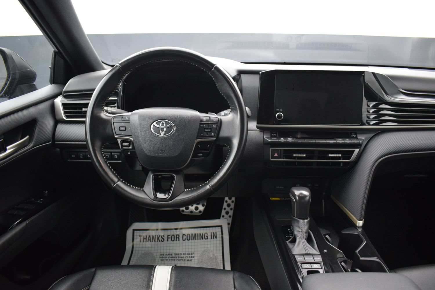 Used 2025 Toyota Camry SE FWD image 14