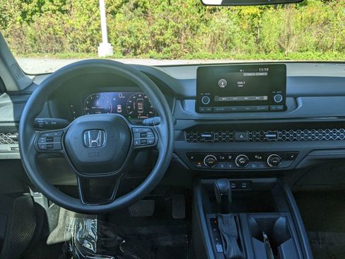 Used 2024 Honda Accord EX image 30