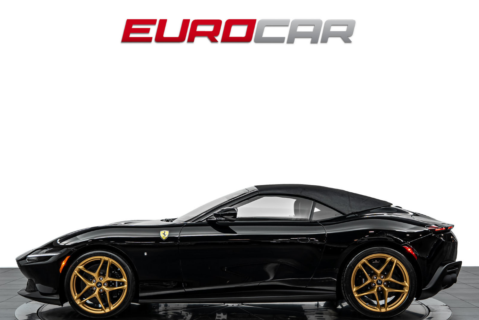 Used 2026 Ferrari Roma Spider RWD image 3