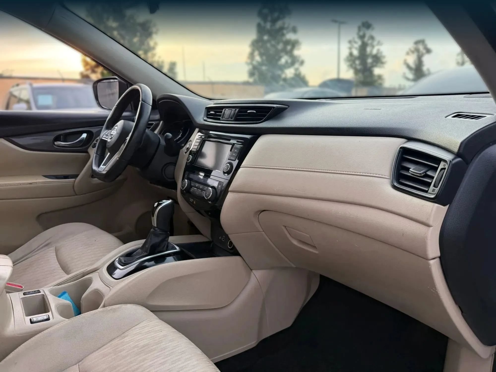 Used 2019 Nissan Rogue SV FWD image 19