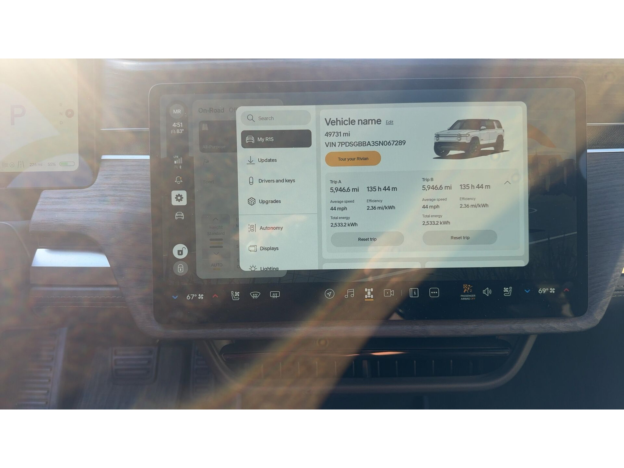 Used 2025 Rivian R1S Adventure Dual AWD/4WD image 6