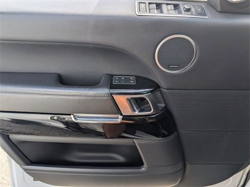 Used 2016 Land Rover Range Rover HSE image 35