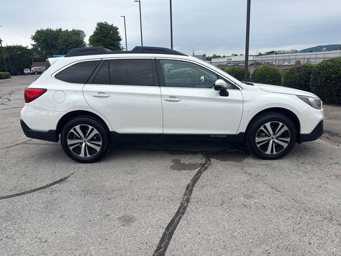 Used 2019 Subaru Outback 2.5i Limited AWD/4WD image 6