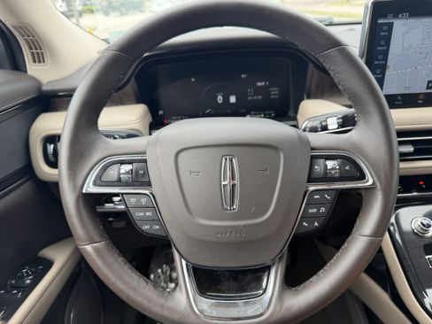 Used 2023 Lincoln Nautilus Reserve FWD image 34
