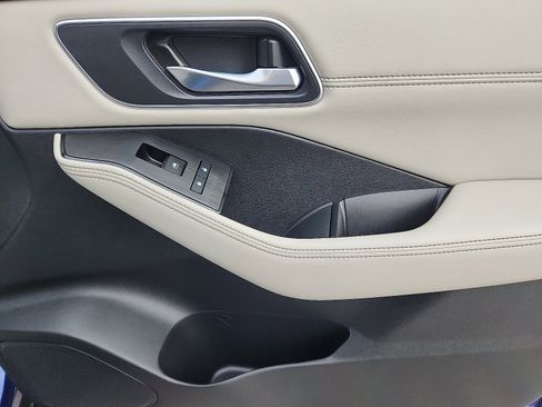 Used 2021 Nissan Rogue SV w/ Premium Package image 33