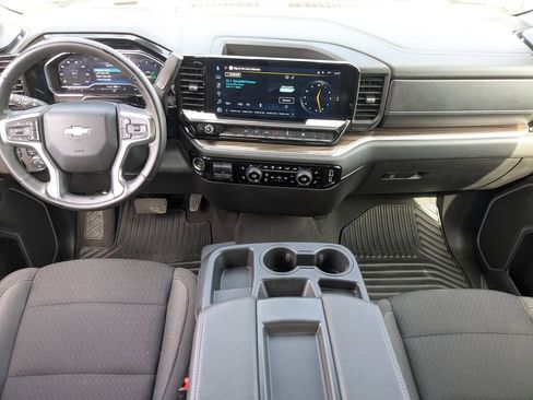 Used 2025 Chevrolet Silverado 1500 LT image 13