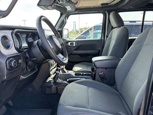 Used 2024 Jeep Wrangler Unlimited Sahara AWD/4WD image 13