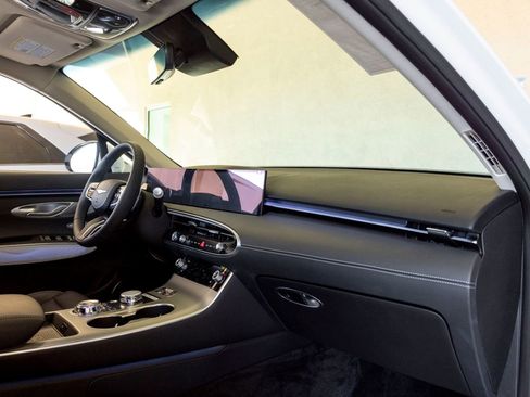 Used 2026 Genesis GV70 2.5T Advanced image 27