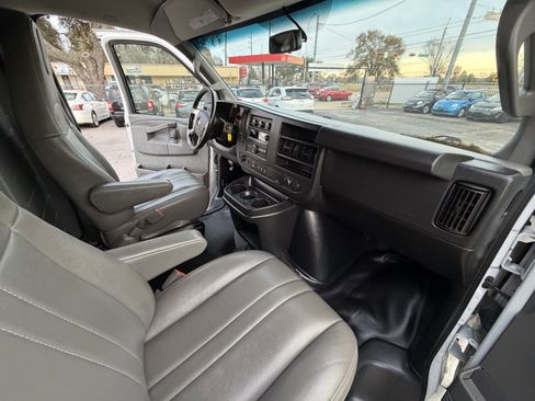 Used 2019 Chevrolet Express 2500 w/ Driver Convenience Package image 25
