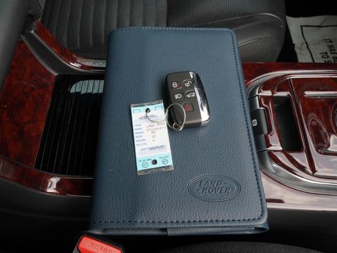 Used 2017 Land Rover Discovery Sport HSE Luxury image 90