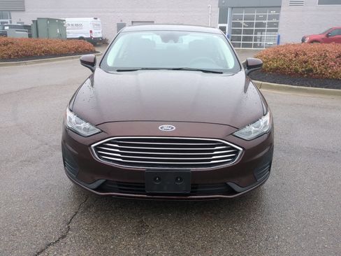Used 2019 Ford Fusion SE image 3