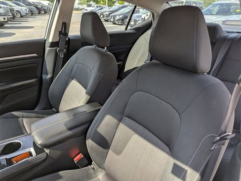 Used 2023 Nissan Altima 2.5 SV image 14