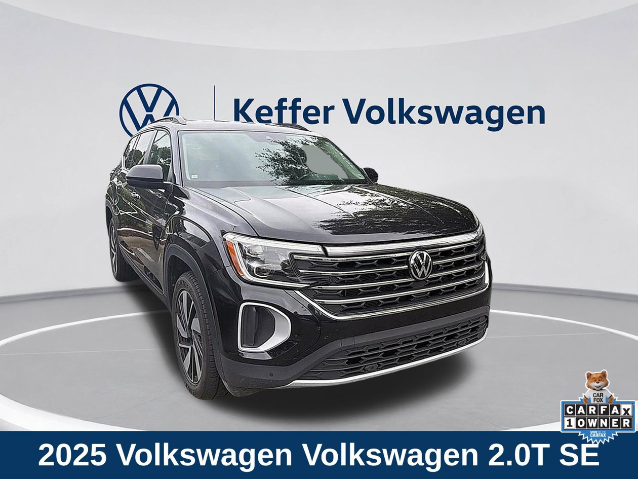 Used 2025 Volkswagen Atlas SE AWD/4WD image 1