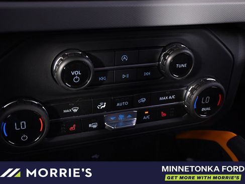 Used 2023 Ford Bronco Badlands w/ Sasquatch Package AWD/4WD image 32