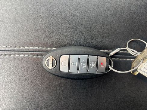 Used 2025 Nissan Altima 2.5 SV FWD image 25
