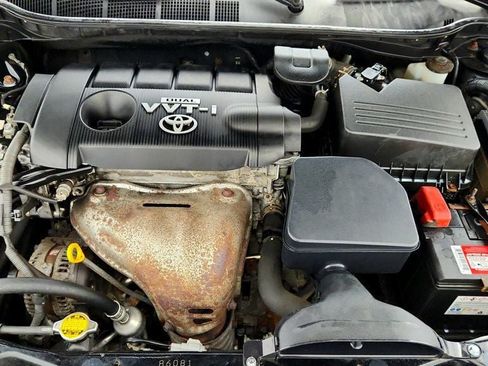 Used 2010 Toyota Camry LE FWD image 25