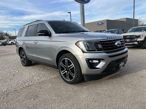 Used 2021 Ford Expedition Limited image 2