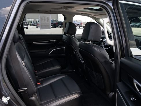 Used 2025 Kia Telluride S FWD image 22