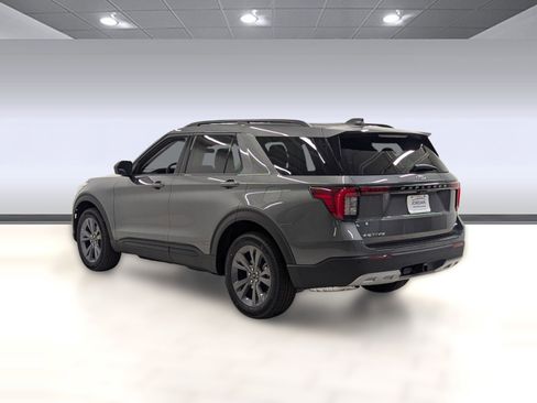 New 2026 Ford Explorer Active w/ Active Comfort Package image 2