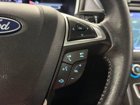 Used 2019 Ford Fusion SE w/ Equipment Group 151A FWD image 16