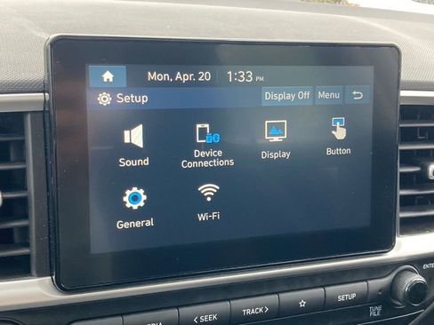 Used 2025 Hyundai Venue SEL FWD image 20