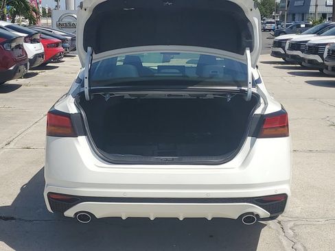Used 2025 Nissan Altima 2.5 SV w/ SV Premium Package FWD image 13