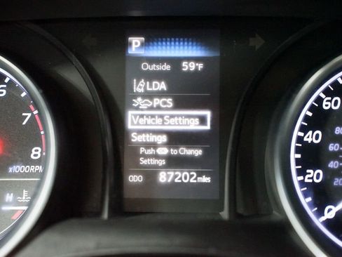 Used 2018 Toyota Camry LE image 16